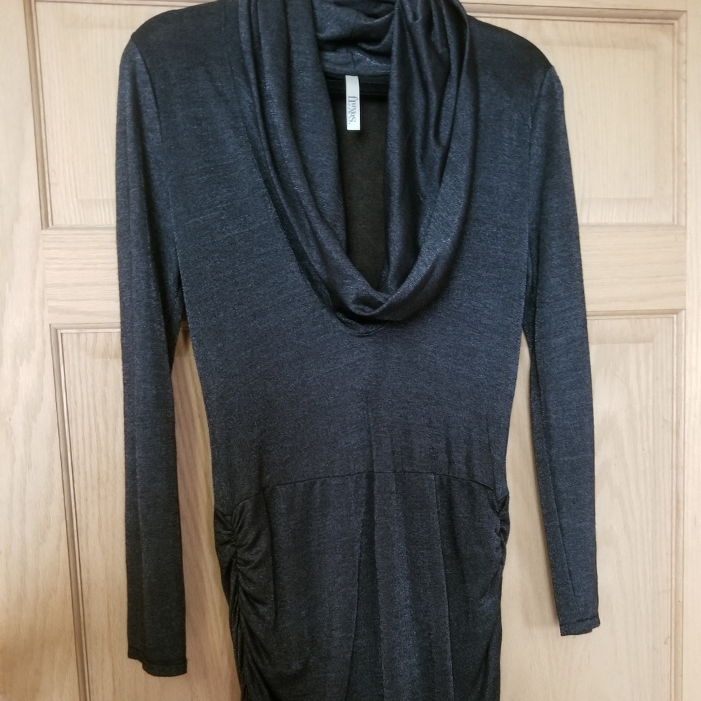 Scoop neck cinch dress